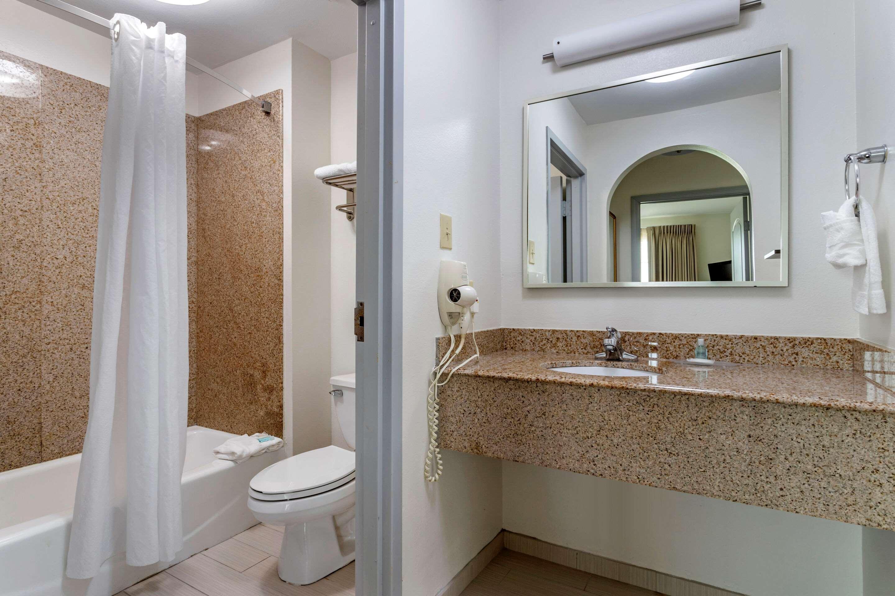 Mainstay Suites Port Arthur - Beaumont South Exterior photo