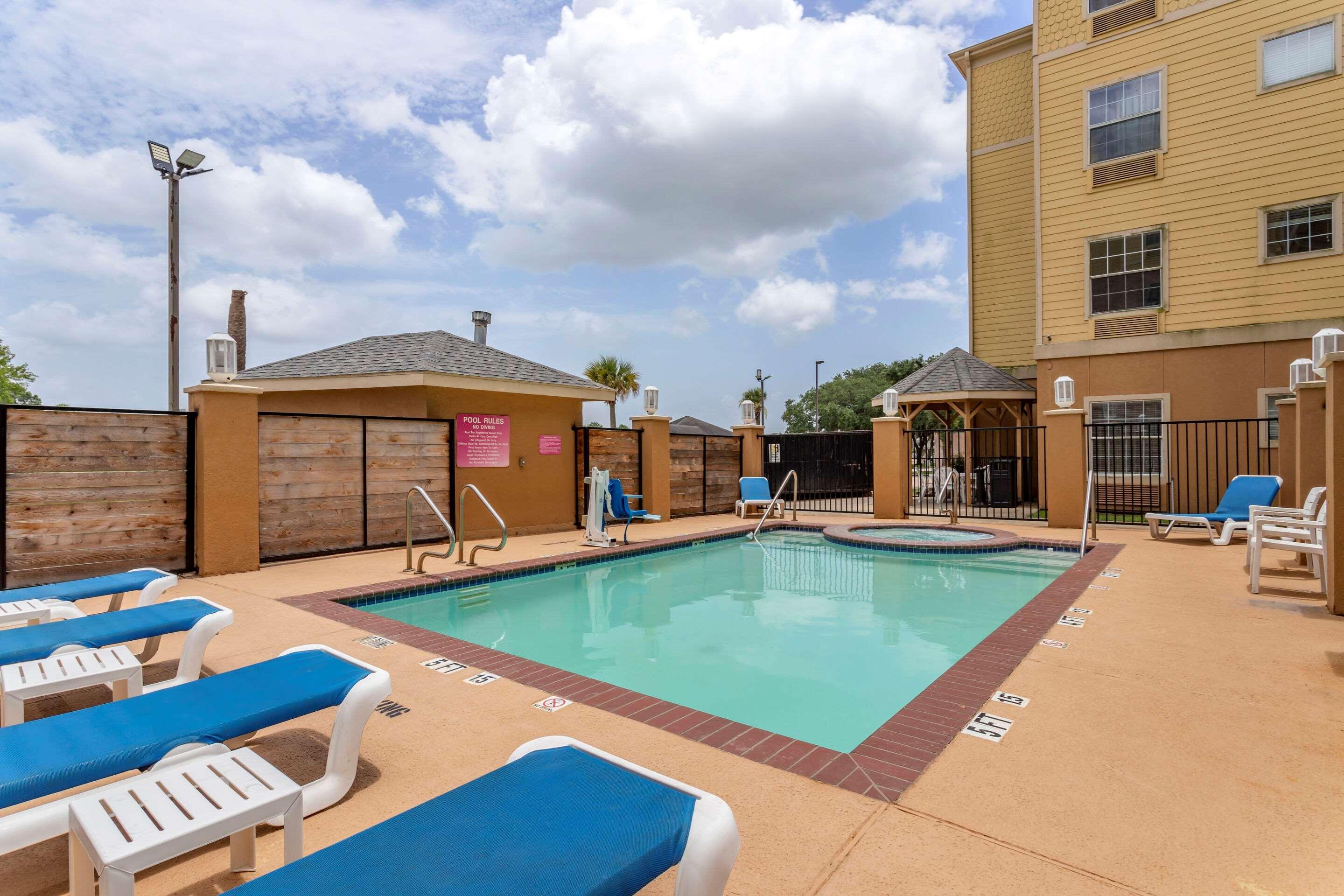 Mainstay Suites Port Arthur - Beaumont South Exterior photo